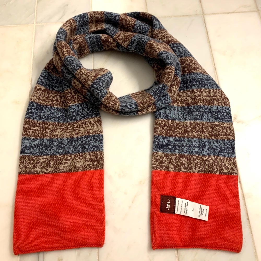 Kids scarf from Tea 🧣— so cute!!!!